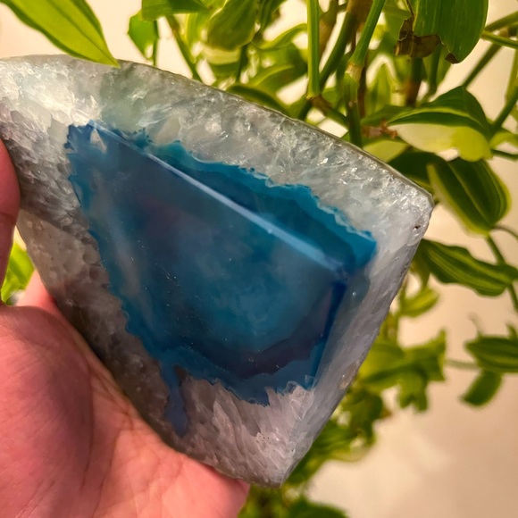 Blue Agate Crystal - Picture 2 of 12